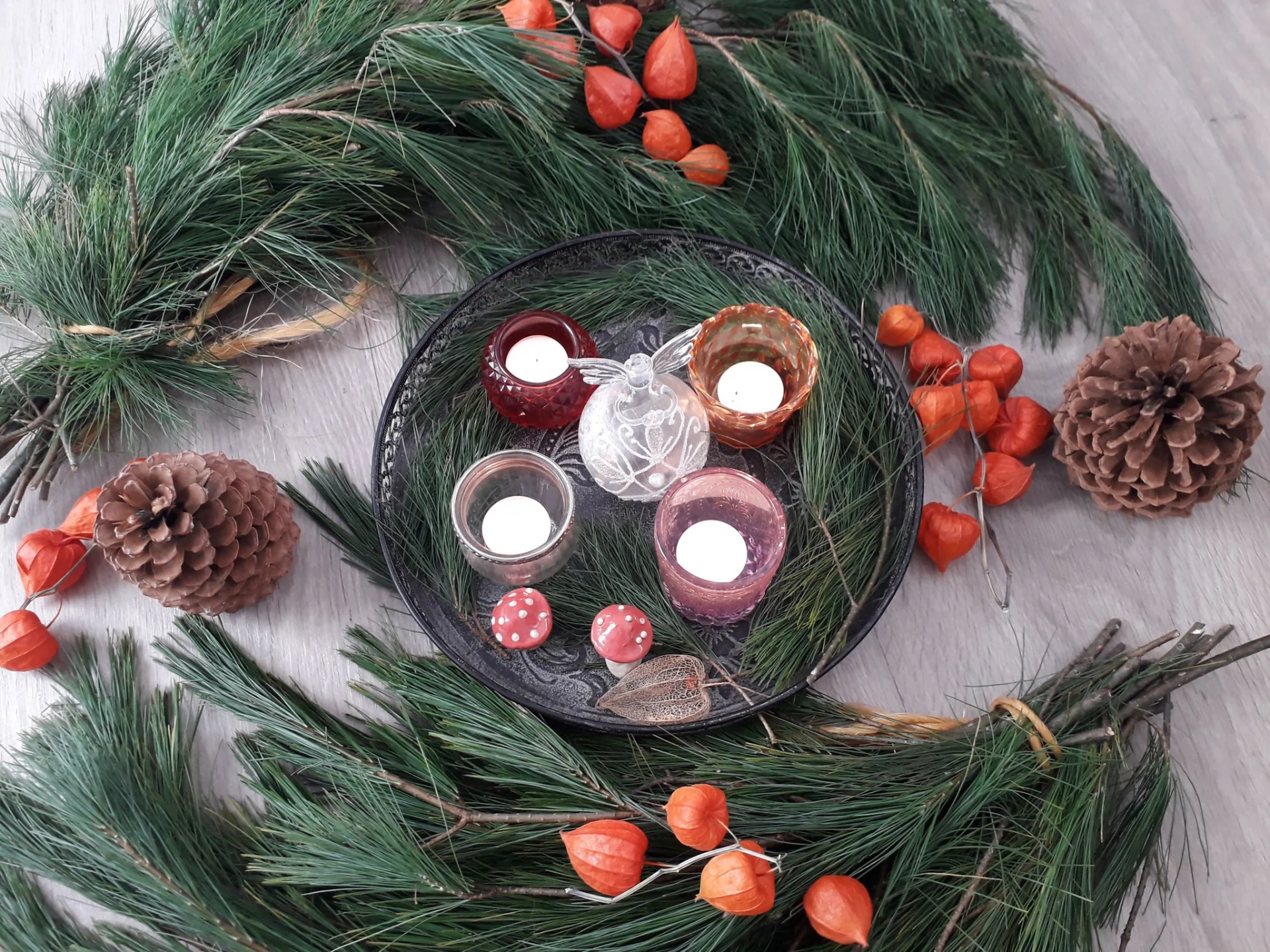Kersttakken met oranje lampionnetjes, 4 kaarsejs